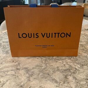 🛍️ Authentic Louis Vuitton Shopping Bag - 11” x 8” x 2.5” - Sleek and Elegant!